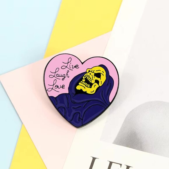 Funny Sardonic Skeletor (Masters of The Universe) 'Live Laugh Love' Enamel Pin - Picture 3 of 8